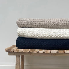 Waffle throw, navy 180x260cm