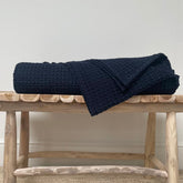 Waffle throw, navy 180x260cm