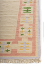 Blush Meadow Border Rug