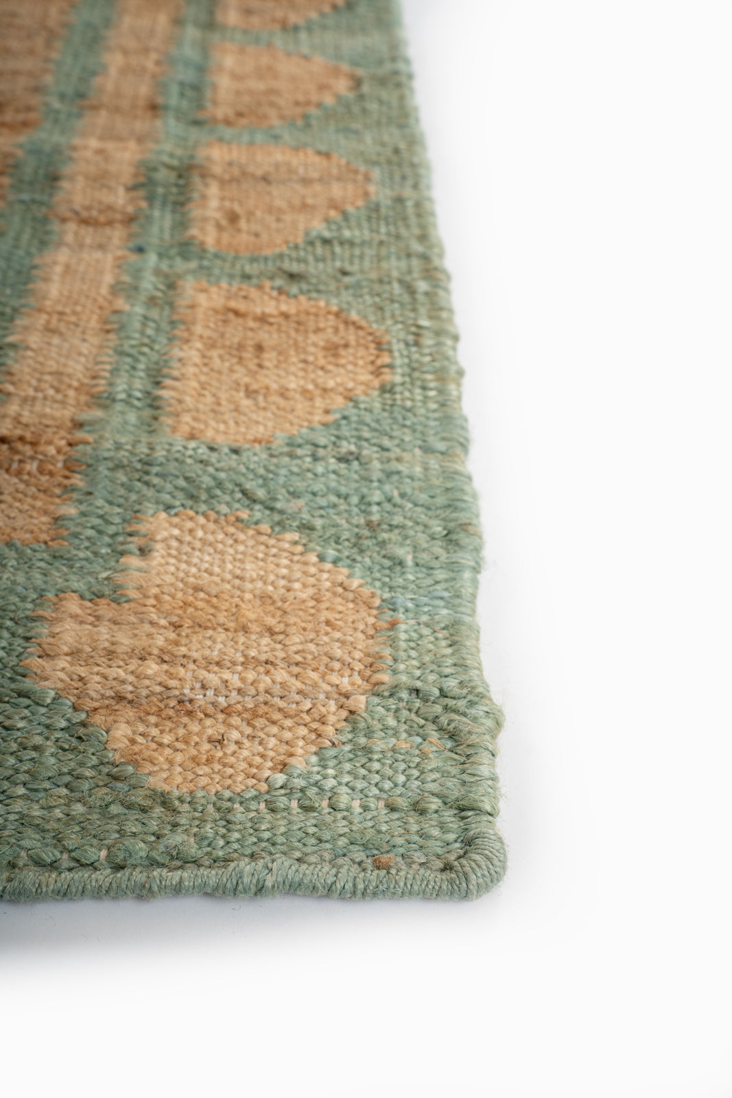 Lira Scalloped Hemp Runner Secondary image
