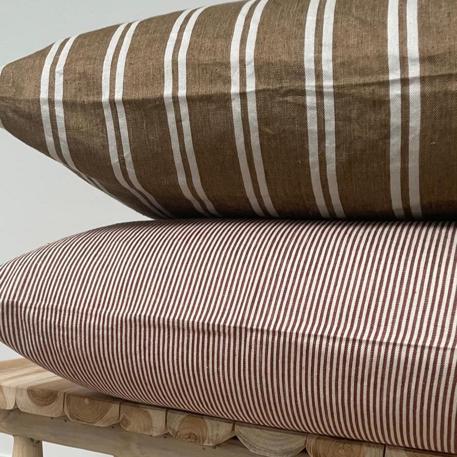 Swimmers stripe pillow, rust Secondary image