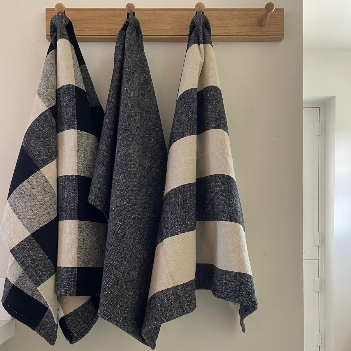 Tea towel, blue Secondary image