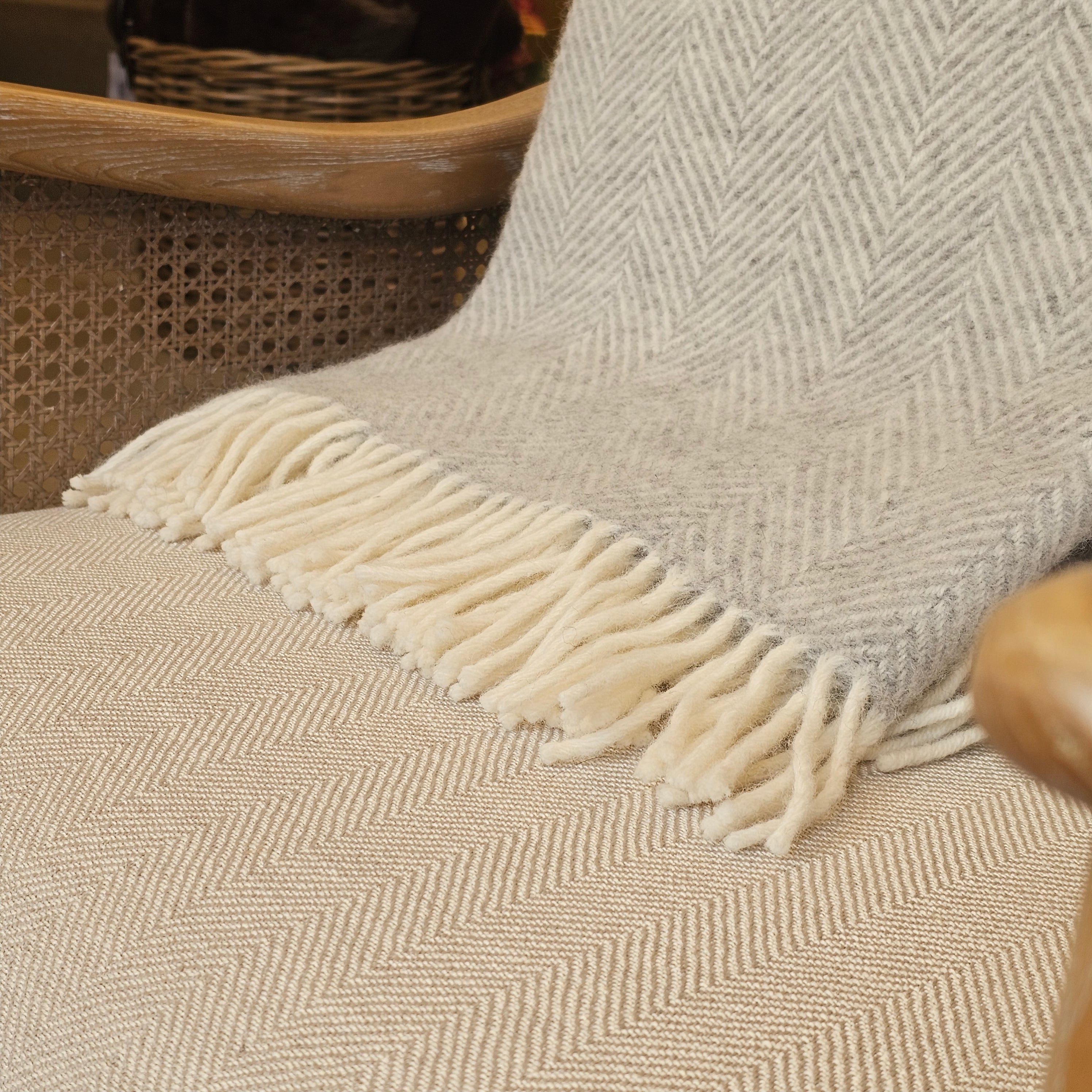 Fishbone Throw, Silver/Grey 150x183cm Secondary image