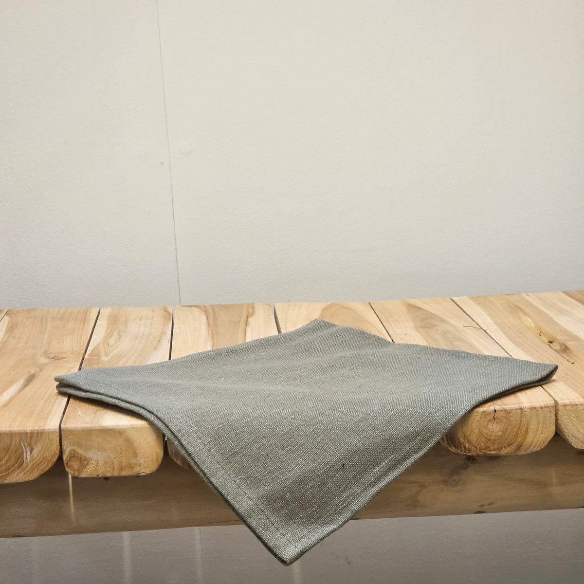 Green linen napkin, 40cm x 40cm